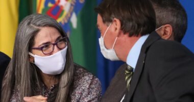 Artigo: Nas redes sociais, Dra. Raíssa ‘vibra’ com desempenho de Bolsonaro no debate