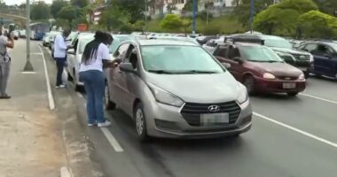 Artigo: Salvador: drive-thrus para vacinar profissionais da Saúde contra Covid-19 são abertos