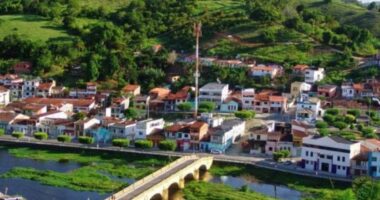 Artigo: Três idosos morrem de Covid-19 após tomar vacina em Nazaré