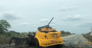 Artigo: Juazeiro: bandidos atacam e explodem carro-forte