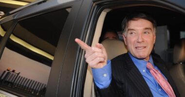 Artigo: Eike Batista é condenado a 11 anos de prisão por crimes contra mercado