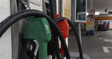 Artigo: Gasolina e diesel estão mais baratos nas refinarias a partir desta quinta-feira (25)