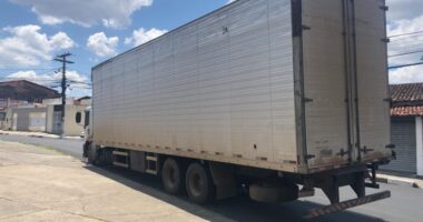 Artigo: Feira de Santana: Polícia recupera carga avaliada em R$ 500 mil