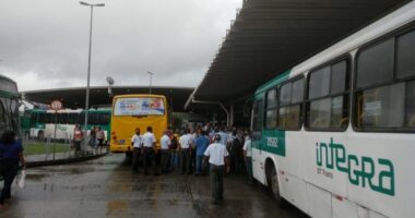 Artigo: Rodoviários realizam protesto na Estação Pirajá reivindicando vacinação da categoria