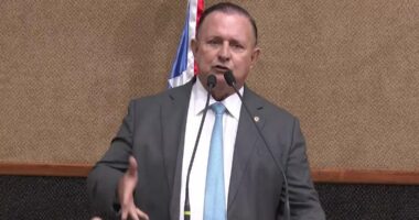 Artigo: Desejando reeleição, Adolfo pisa no freio ao falar sobre terceiro mandato