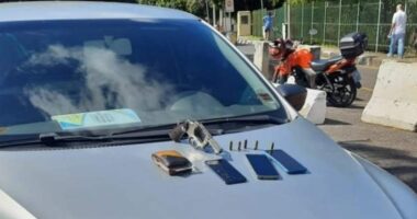 Artigo: Homens são presos dentro de carro roubado em Salvador