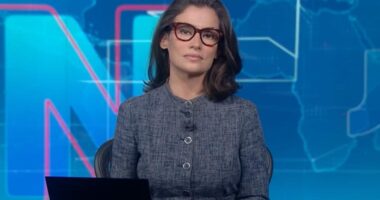 Artigo: Renata Vasconcellos comete gafe e chama Bolsonaro de “ex-presidente” durante Jornal Nacional