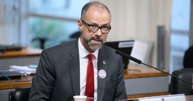 Artigo: CPI da Covid: senadores planejam pedir quebra de sigilo do presidente da Anvisa