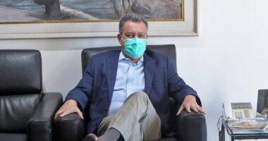 Artigo: Mais 315 servidores do Estado da Bahia são afastados por falta de vacina