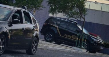 Artigo: Carros da PF são vistos em condomínios em Patamares