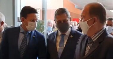 Artigo: “Tem gente com ciúme de você”, diz Leão para João Roma durante encontro