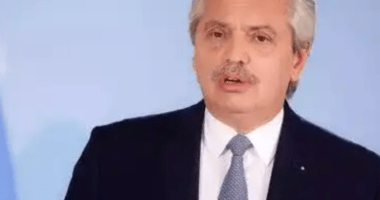 Artigo: Ao errar citação, presidente da Argentina diz que brasileiros “saíram da selva”