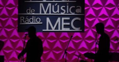 Artigo: Rádio MEC encerra hoje inscrições para Festival de Música