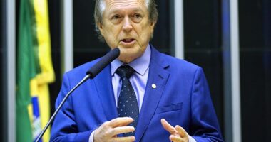 Artigo: Luiano Bivar desiste de lançar candidatura a presidente, diz site