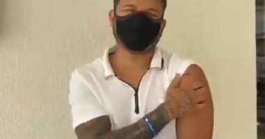 Artigo: Fora da idade, Tierry é vacinado contra a Covid em Salvador