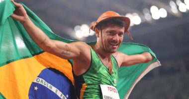Artigo: Petrúcio Ferreira é bicampeão nos 100m e quebra recorde na Tóquio 2020