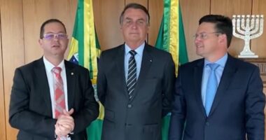 Artigo: Com ‘pé fora’ do PDT, deputado surge ao lado de Roma e Bolsonaro: “Meu presidente”