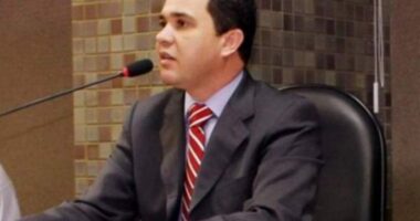 Artigo: Deputado do DEM deve passar por cirurgia de urgência após descobrir tumor