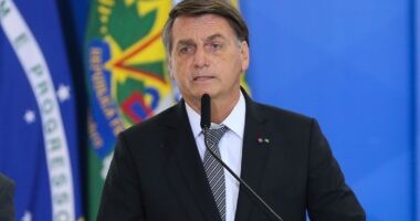 Artigo: “Número insignificante”, diz Bolsonaro sobre mortes de crianças por Covid-19