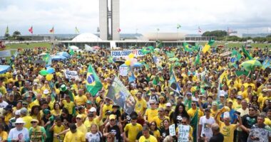 Artigo: Apoiadores de Bolsonaro chegam a Brasília para manifestação