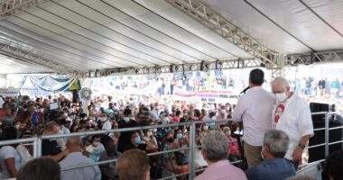 Artigo: Rui e Wagner atraem multidão em viagem a Tucano na manhã desta sexta