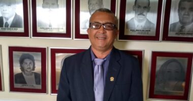 Artigo: Armado, presidente da Câmara de Candeias ameaça repórter