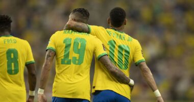 Artigo: Eliminatórias: com brilho de Neymar e Raphinha, Brasil goleia Uruguai