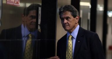 Artigo: STF forma maioria e torna Roberto Jefferson réu