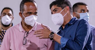 Artigo: Após reunião com Neto, coluna aponta nome para sucessão de Elinaldo