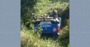 Artigo: Itaparica: PM capota viatura após passar mal