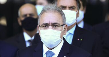 Artigo: Governo Bolsonaro que mudar status da Covid-19 nesta quinta (31), diz colunista