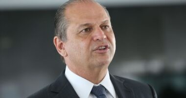 Artigo: Conselho de Ética arquiva processo contra Ricardo Barros