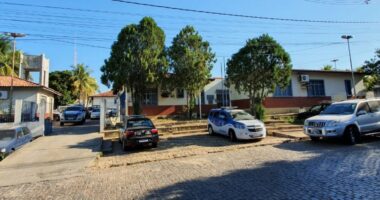 Artigo: Brumado: homem é morto a facadas; namorada é suspeita