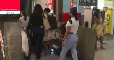 Artigo: Após 2 meses, escadas rolantes da Lapa voltam a funcionar totalmente