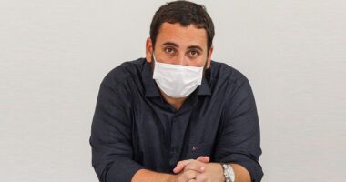 Artigo: Presidente do PT dispara contra eventual candidatura de Cacá Leão ao Senado: “o novo que já nasce velho”