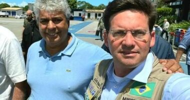 Artigo: Após declarar apoio a ACM Neto, Robinho aparece ao lado de Roma