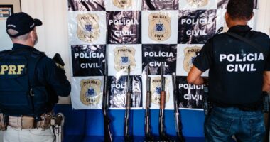 Artigo: Casal é flagrado transportando armamento para grupo criminoso