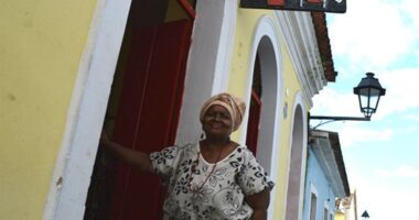 Artigo: Cozinheira Alaíde do Feijão morre de Covid-19