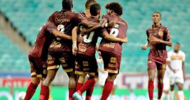Artigo: Bahia supera atentado e vence Sampaio Corrêa