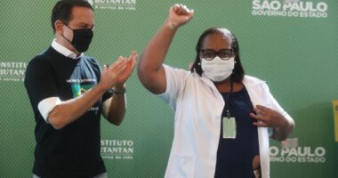 Artigo: Primeira vacinada contra Covid no Brasil se filia ao PSDB para disputar Câmara