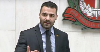 Artigo: Alesp aprova cassação de mandato de Arthur do Val