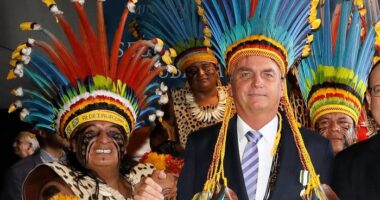 Artigo: Indígenas protestam contra Bolsonaro em Porto Seguro