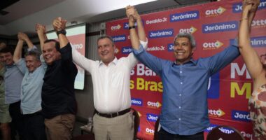 Artigo: Jerônimo Rodrigues reúne quase 100 prefeitos baianos em Salvador