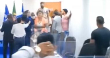 Artigo: Câmara de Lauro de Freitas tem confusão entre vereadores e acusação de agressão