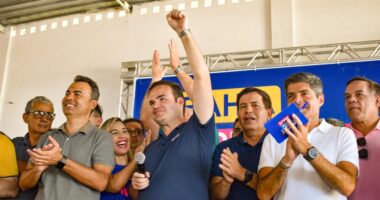 Artigo: De olha nas eleições, Cacá Leão diz que vai “percorrer várias cidades” em “maratona junina”