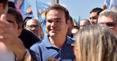 Artigo: Campanha de Cacá Leão recebe primeiro repasse milionário; veja os valores