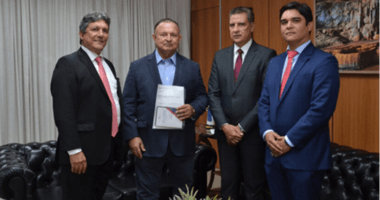 Artigo: Alba recebe parecer do TCE favorável aprovação das contas de Rui em 2021