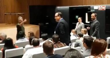 Artigo: Presidente da Funai é expulso de evento internacional após hostilizado