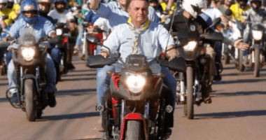 Artigo: Com Roma na garupa, Bolsonaro realiza motociata entre Petrolina e Juazeiro