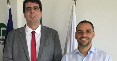 Artigo: Augusto Vasconcelos concede Medalha Thomé de Souza ao Defensor Público Geral do Estado